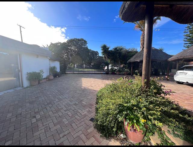 0.5 BEDROOM APARTMENT TO LET IN TABLE VIEW